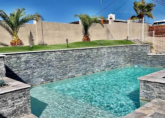Paradise Oasis! Waterfall Pool & Spa