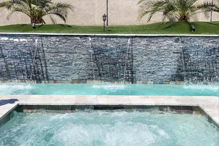Hébergement de vacances Paradise Oasis! Waterfall Pool & *