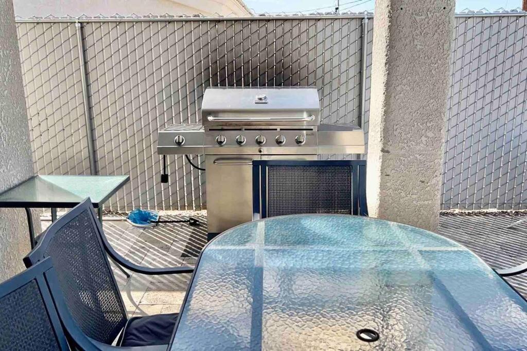 Hébergement de vacances Paradise Oasis! Waterfall Pool & Lake Havasu City